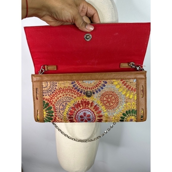 Sondra Robert’s Squared Corcked Clutch Purse - Picture 4 of 8